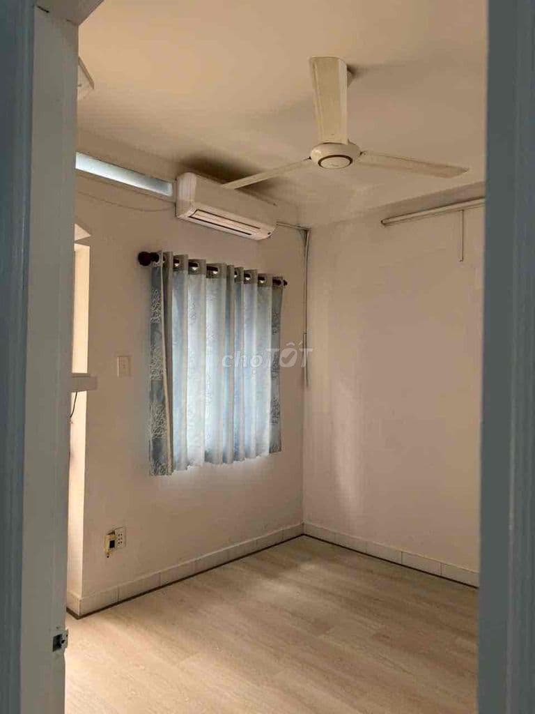 Bán căn hộ chung cư Hà Kiều lầu 1 ,DT 65m2 có 3 phòng ngủ ,1 vệ sinh