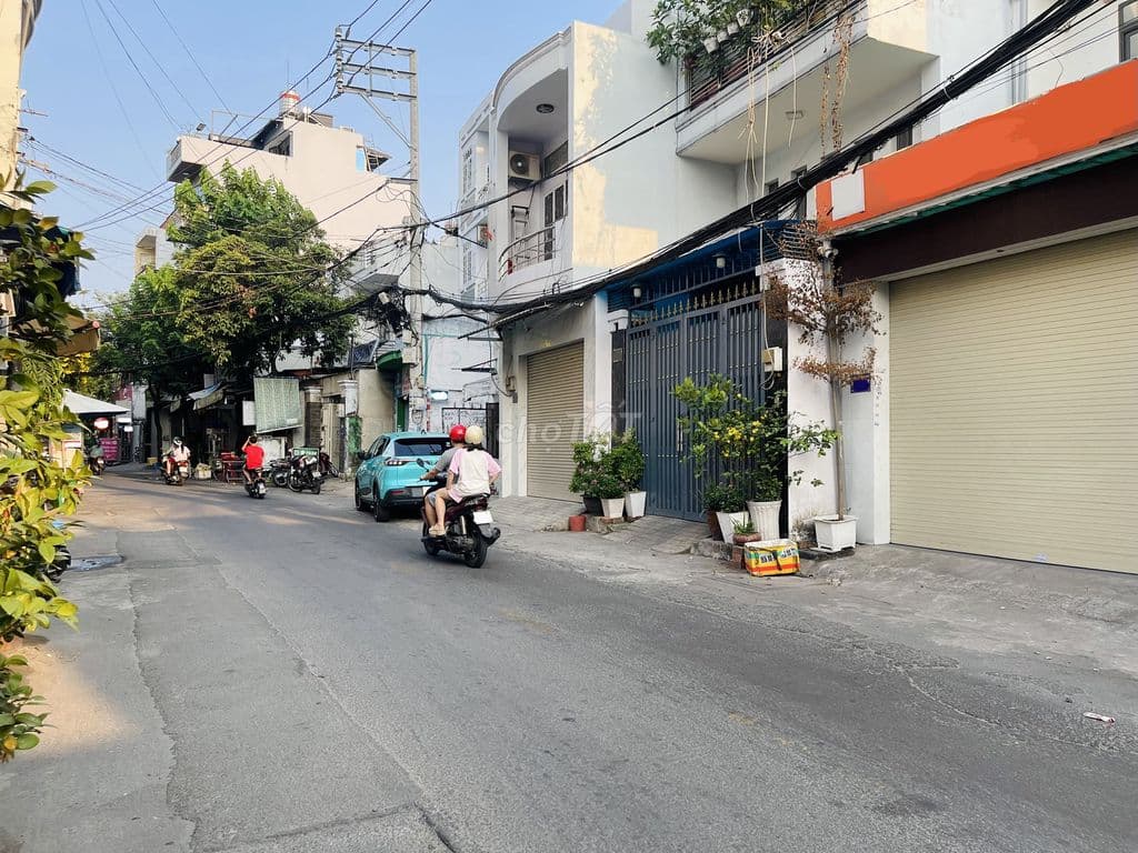 Bán nhà 4 tầng, mặt tiền, gần AEON Tân Phú, 4 x 17.5, nhỉnh 9 tỷ.