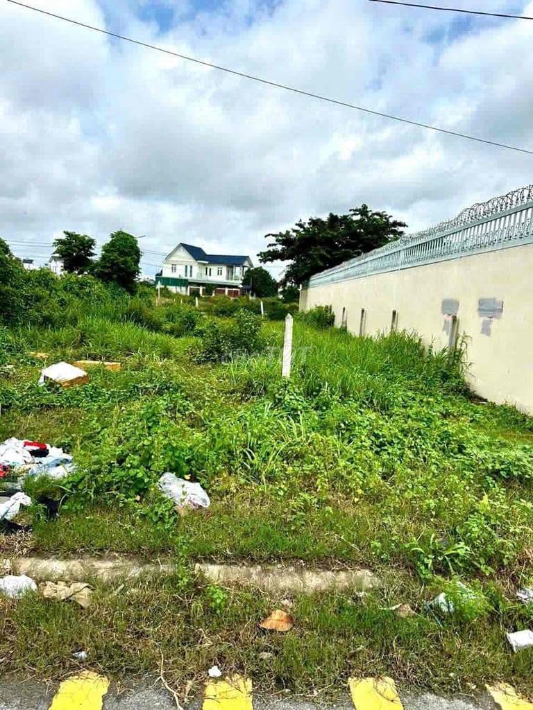 Chủ bán gấp lô đất ngộp 200m2 ngay TT Củ Chi giá 550tr