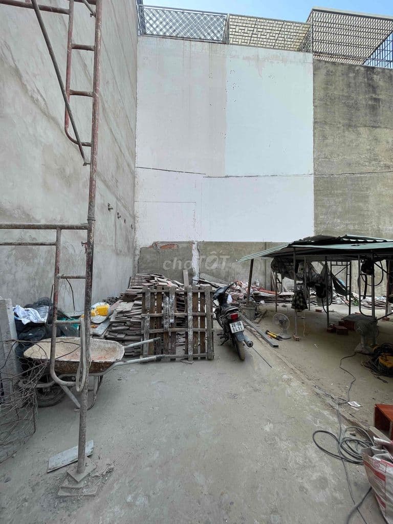 HẺM XE HƠI PHẠM VĂN CHIÊU , 100M RA PVC