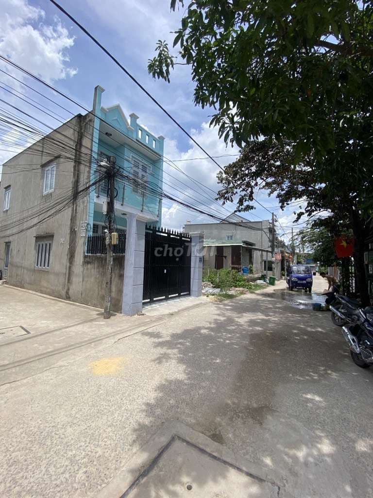 NHÀ CĂN GÓC HẺM LỚN 8M GẦN CHỢ NỮ DÂN CÔNG, LIÊN ẤP 26 - Ảnh 3