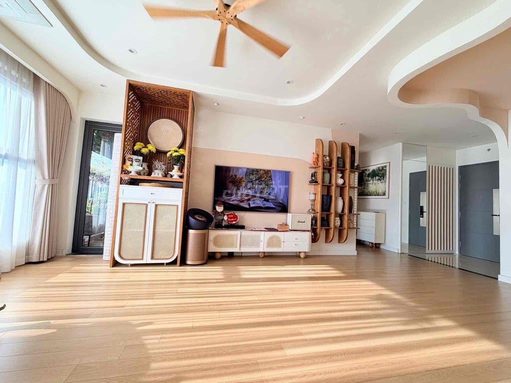 chuyển nhà to cần bán căn 52m2-2 ngủ Doãn Kế Thiện- Mai Dịch- Cầu Giây