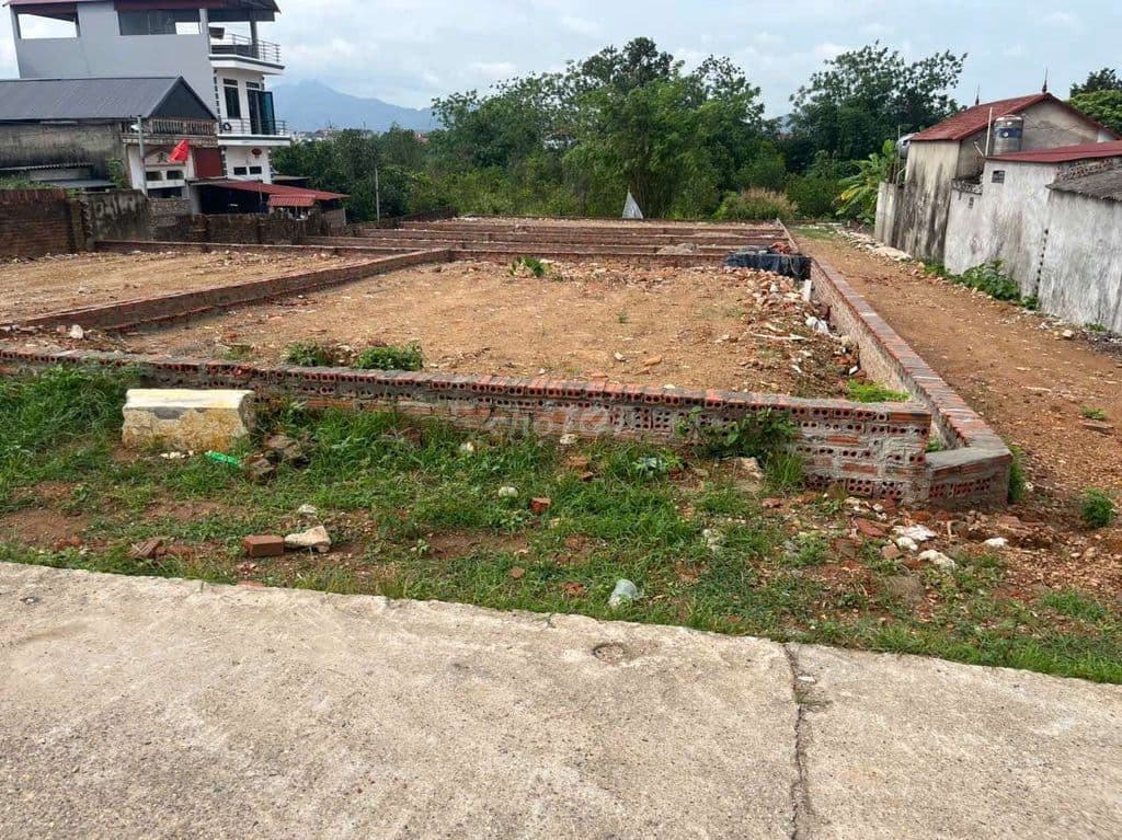 2.4x tỷ 102m full thổ cư 2 mặt tiền rất đẹp, đường thông Nội Bài