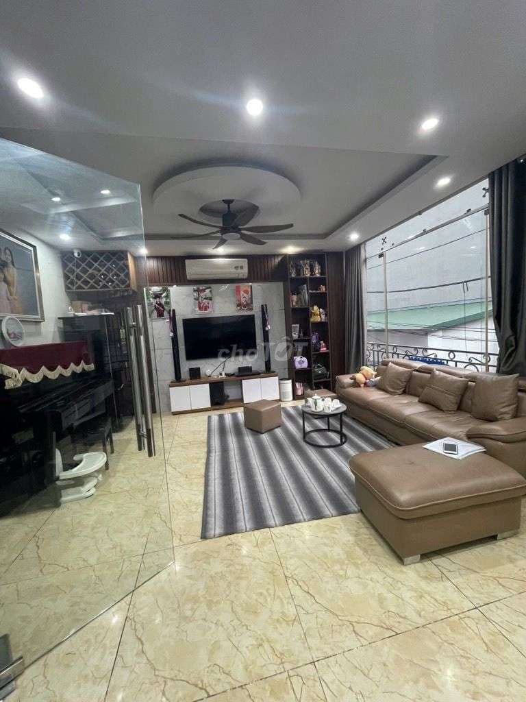 Bán nhà Quang Lãm 31m*5t mới đẹp gần ô tô gần đại học Đại Nam 6 tỷ