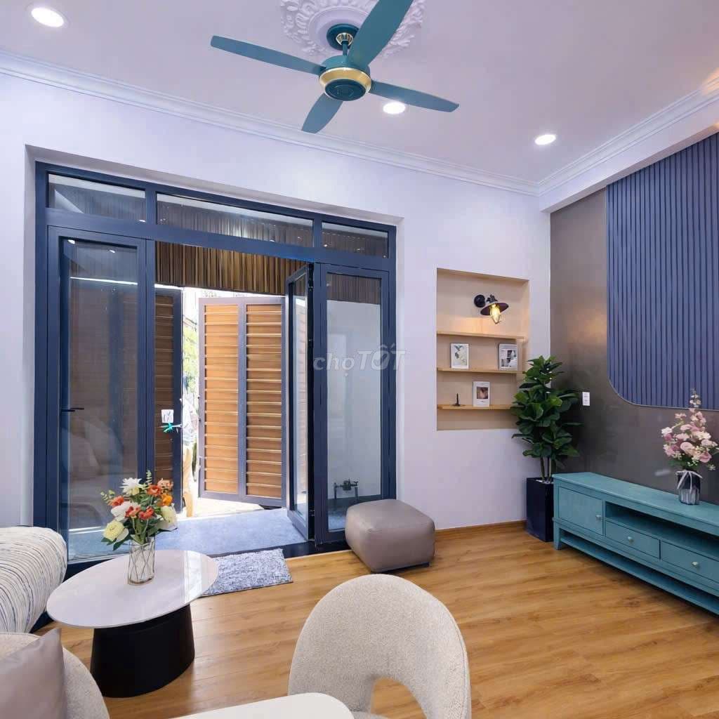 Ngay VinCom Nguyễn xí 36m² 3PN có PN Trệt Hẻm 3 gác Sát Mặt tiền