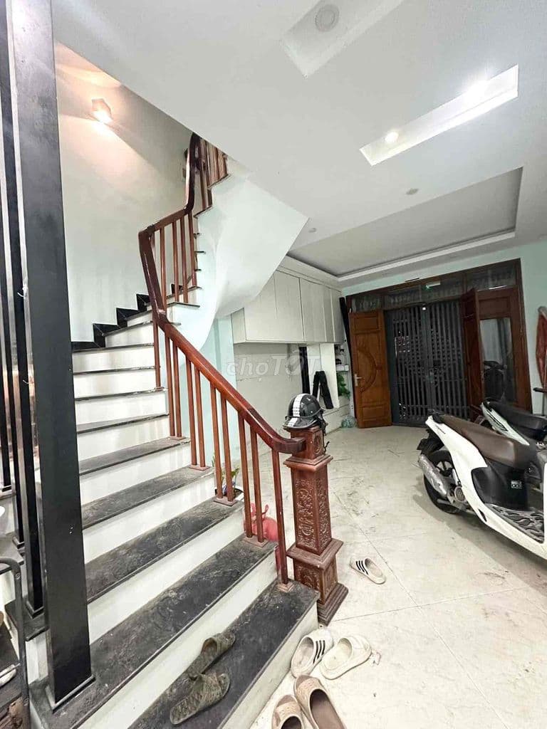 Khương Đình, ngõ ba gác, 30m ra ô tô, nhà đẹp, ở ngay. 43mx5T. Chỉ 7,9