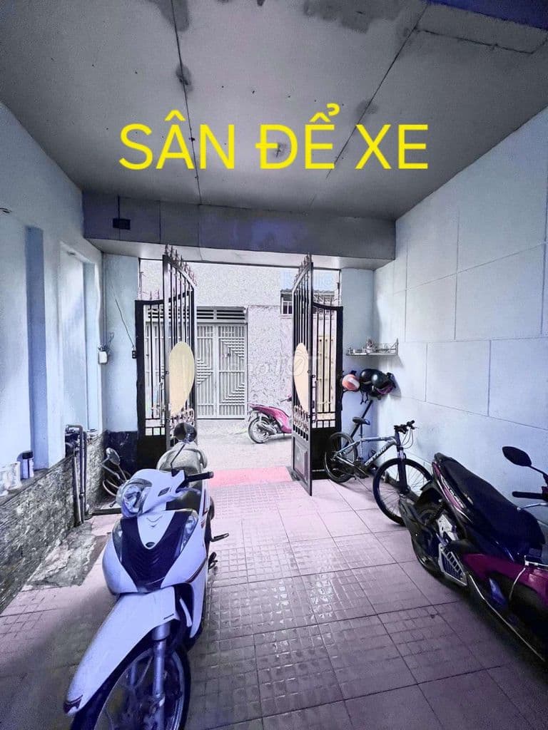 CÓ MÓN HỜI CÁC ANH CHỊ NHANH TAY Ạ .4,1X 18m CÓ 4 TẦNG. HẺM XH.5,8 Tỷ. - Ảnh 2