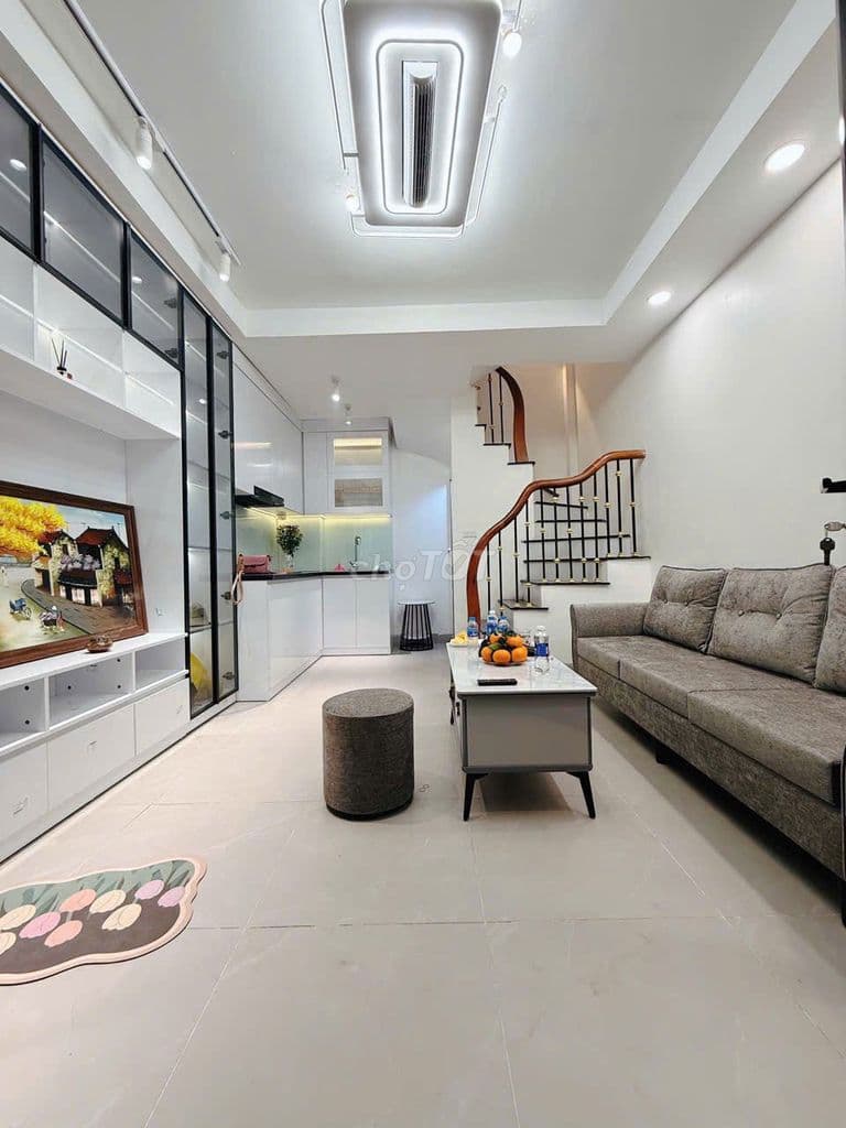 Trung Tâm Văn Miếu Quốc Tử Giám, 20m ra phố ,full nội thất ở ngay