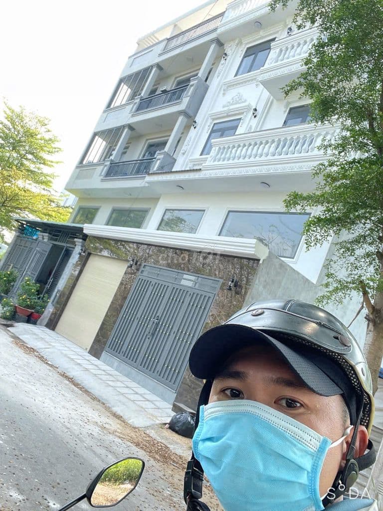 Nhà trệt lững 2 lầu sân thượng. Gần Quận 7 - Full nội thất. MT 8M - Ảnh 2