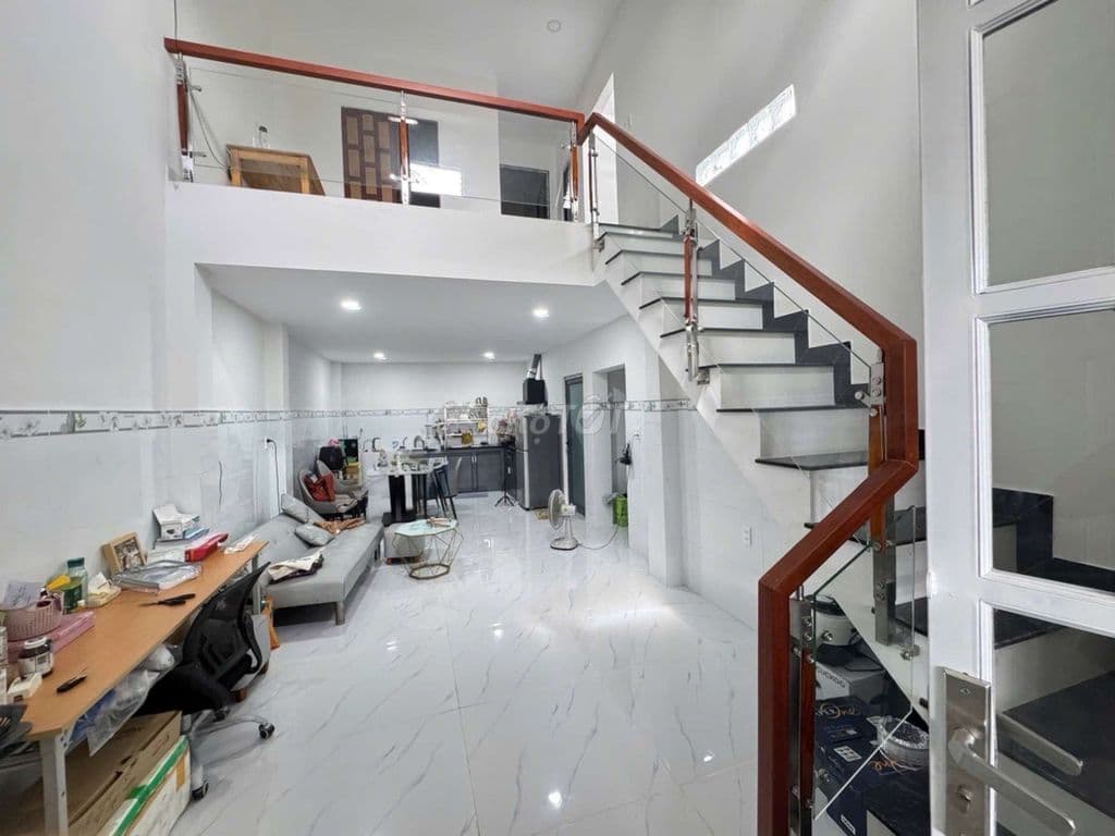 BÁN NHÀ MỚI TINH TĂNG NHƠN PHÚ XE HƠI NGỦ TRONG NHÀ.