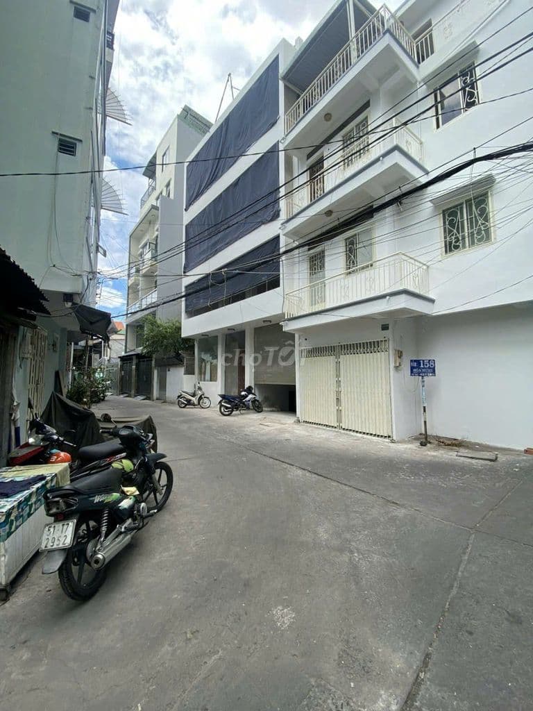 Bán nhà 457/59 CMT8, Q 10, góc hẻm 8m chỉ 6.1 tỷ