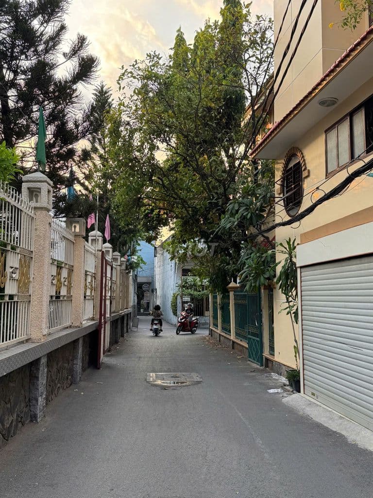 Bán nhà hẻm xe tải, vị trí đẹp, lối xóm hiền văn minh - Ảnh 2