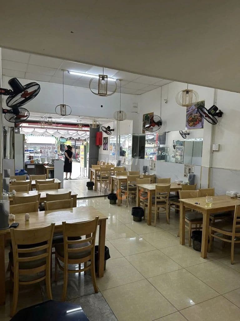Chính chủ bán nhà mặt tiền đẹp - Ảnh 2