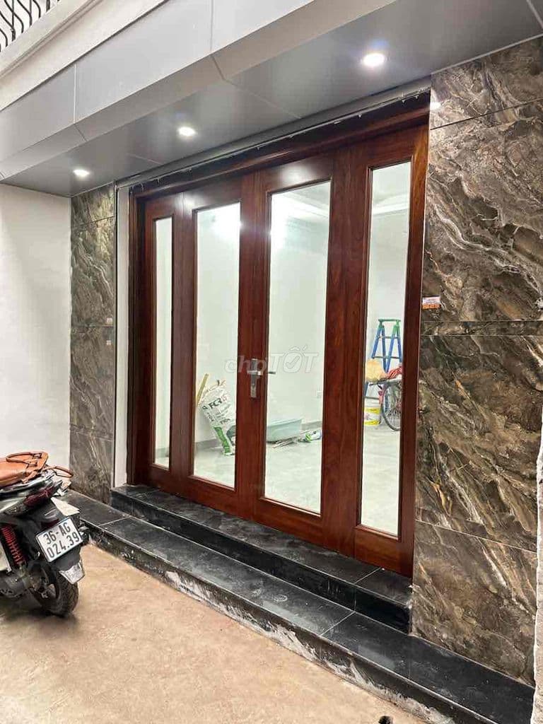 Gần ô tô tránh Minh khai, 10m ra phố, ngõ ngông thông kinh 40m*5T.