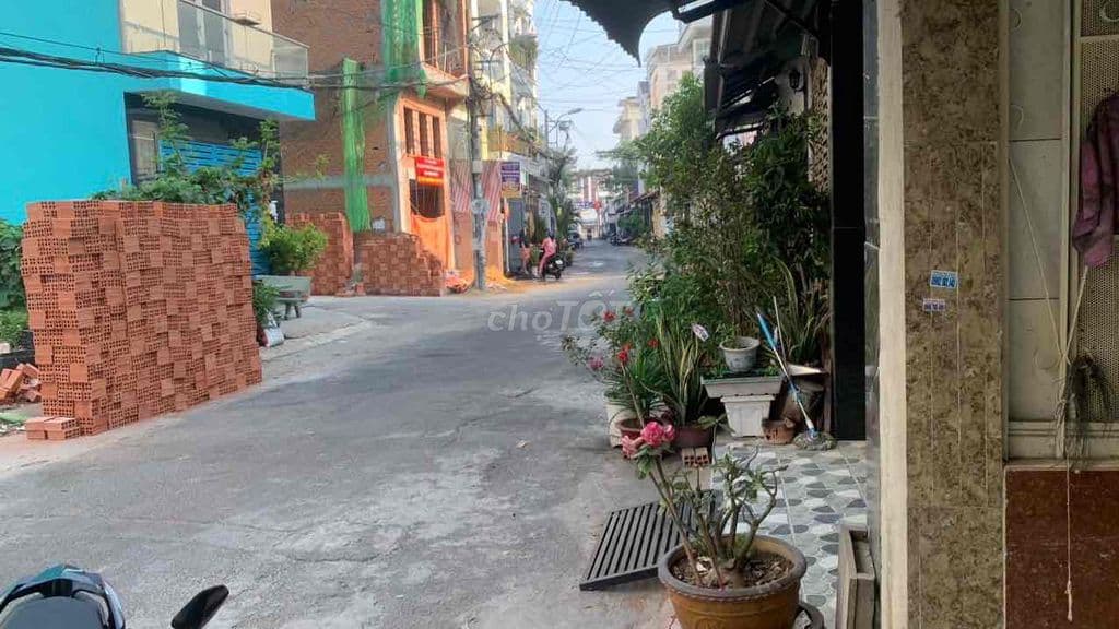 cần tiền bán gấp nhà mặt tiền hẻm xe hơi vào nhà - Ảnh 2