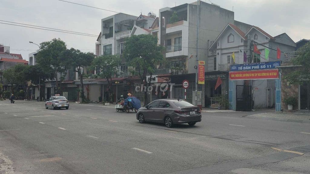 c chủ 70 tr/m2 OTO vào đất TỔ 11 TT ĐÔNG ANH