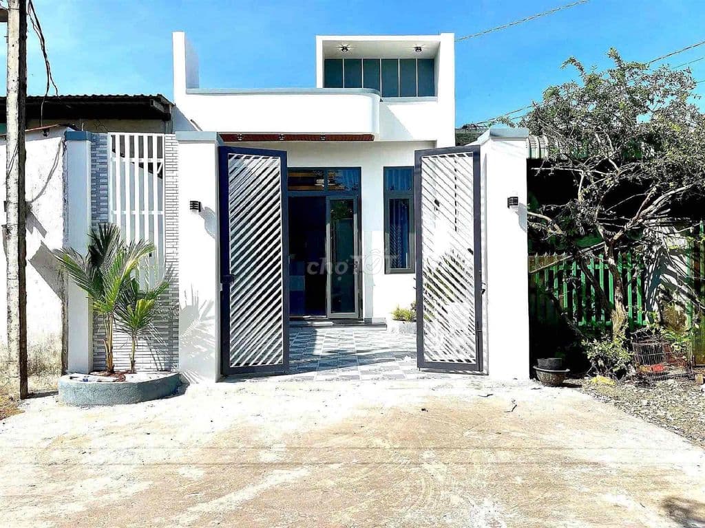 Bán căn cấp 4 1Tỷ390Triệu Tân Liêm, Phong Phú, Bình Hưng