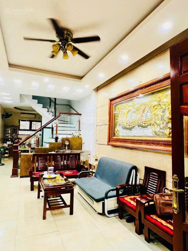 Yên Hoà, ko QH, ngõ thông, 30m ô tô tránh, ở/cho thuê, dân xây, 56m2