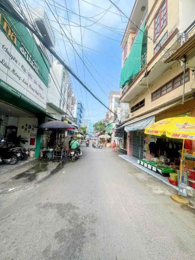 Bán MTKD HXH Huỳnh Tấn Phát, Quận 7, 3 tầng,4 PN, Vincom , nhỉnh 4 tỉ - Ảnh 2