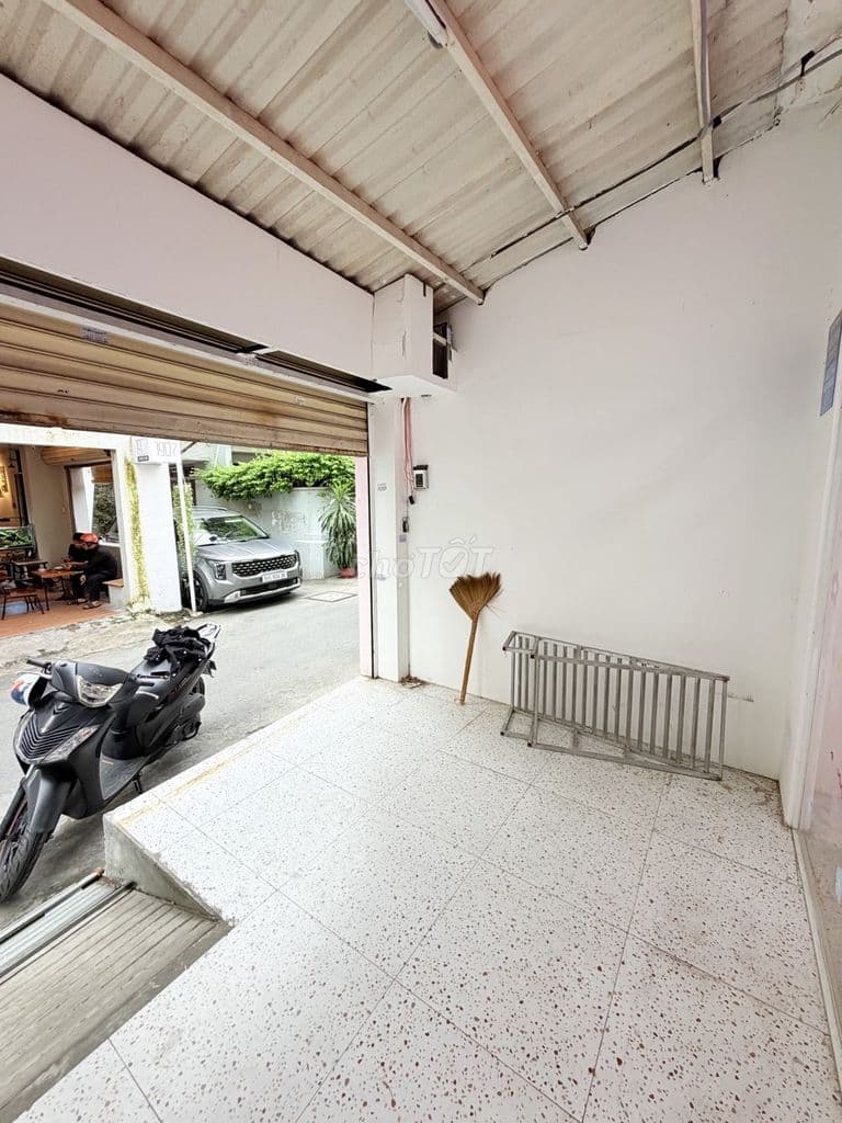 BÁN NHÀ LÊ VĂN SỸ XE HƠI NGỦ TRONG NHÀ