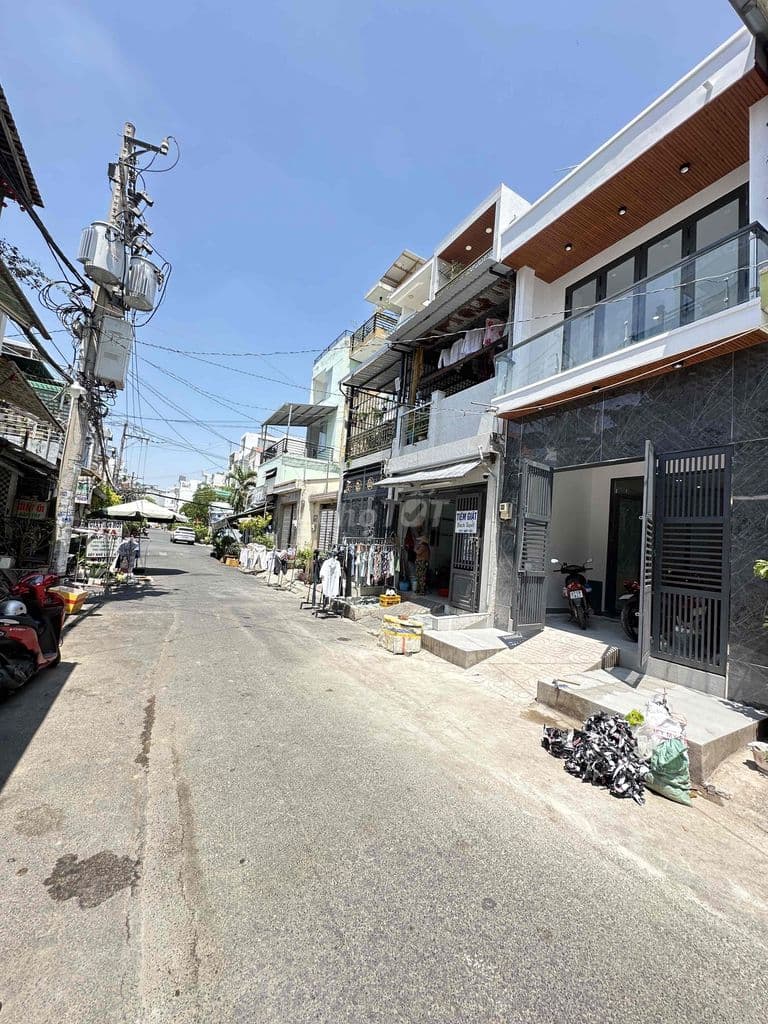 NHÀ MẶT TIỀN - CƯ XÁ PHÚ LÂM C - AN LẠC A - KHU TÊN LỬA - GẦN CÔNG VIÊ - Ảnh 2