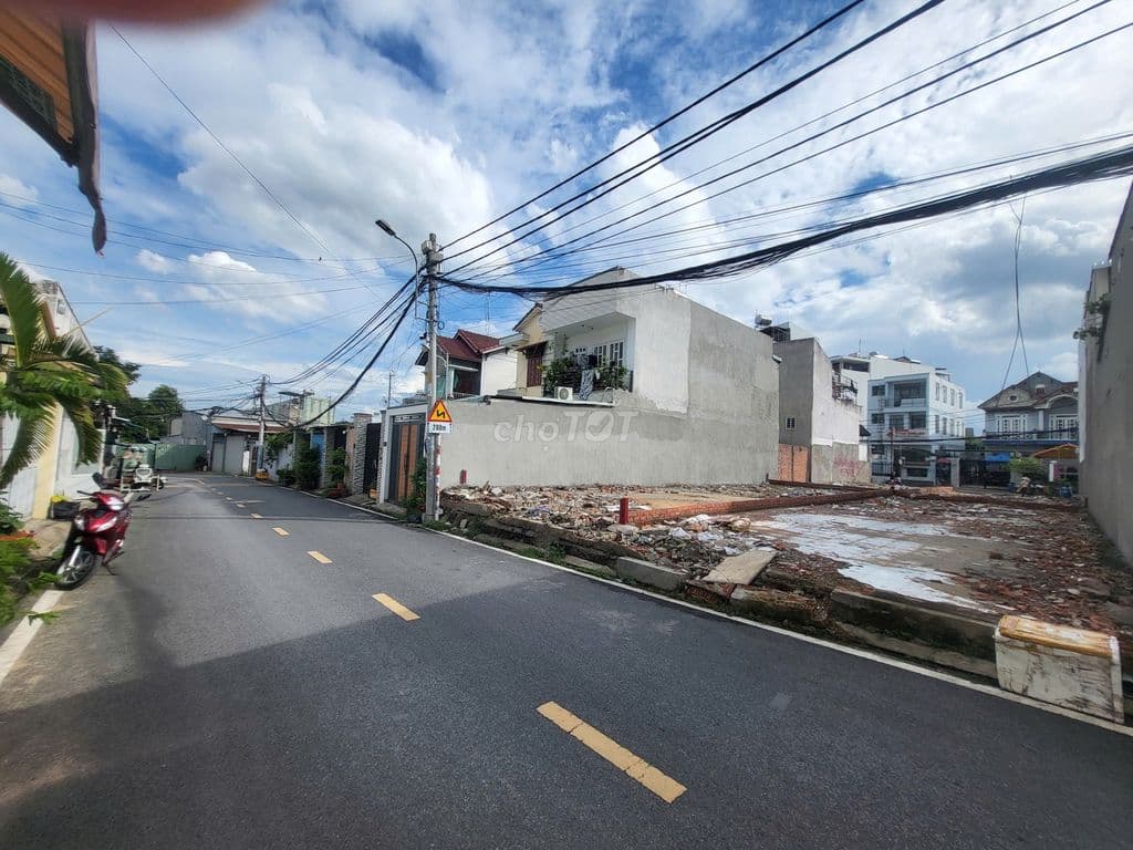 Đất mặt tiền đường 14-Đình Phong Phú TNPB Thủ Đức 8.4tỷ/110m2.