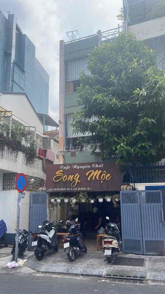 Bán nhà mặt tiền Q1