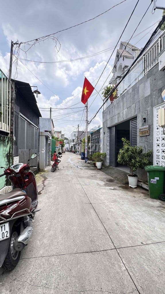 Bán Nhà 6 x 17 Sổ Hồng Riêng 1 Lầu 1 Tum 4PN - Ảnh 3