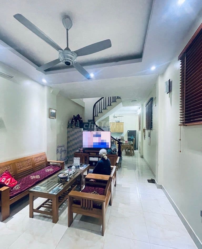 Bán nhà dân xây -an dương vương- đông ngạc - lô góc - 20m ra đường oto