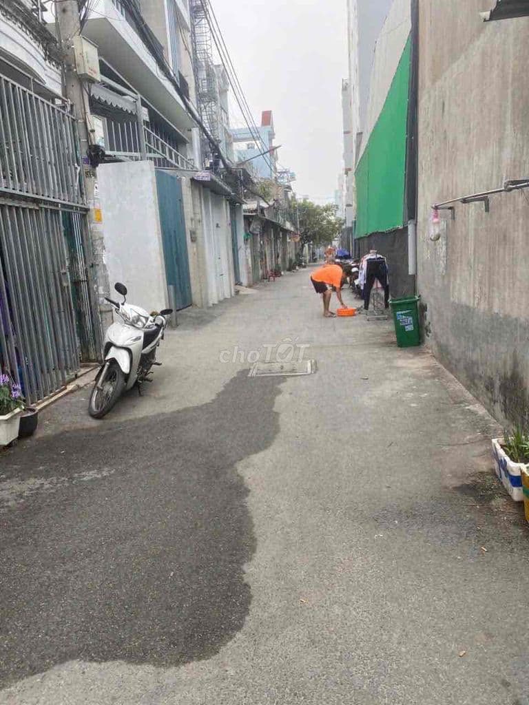 BÁN NHÀ GÓC 2 MẶT TIỀN - HẺM 5M XE TẢI THÔNG - 2 TẦNG - CHỈ 3.3 TỶ - Ảnh 2