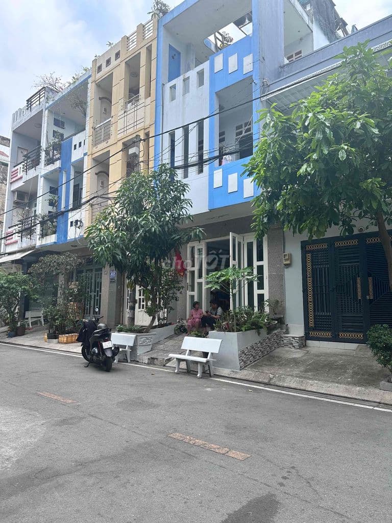 Gần ngay Lý Chiêu Hoàng khu VIP Bình Phú 2 nhà mặt tiền 4x12 xây 4 lâu