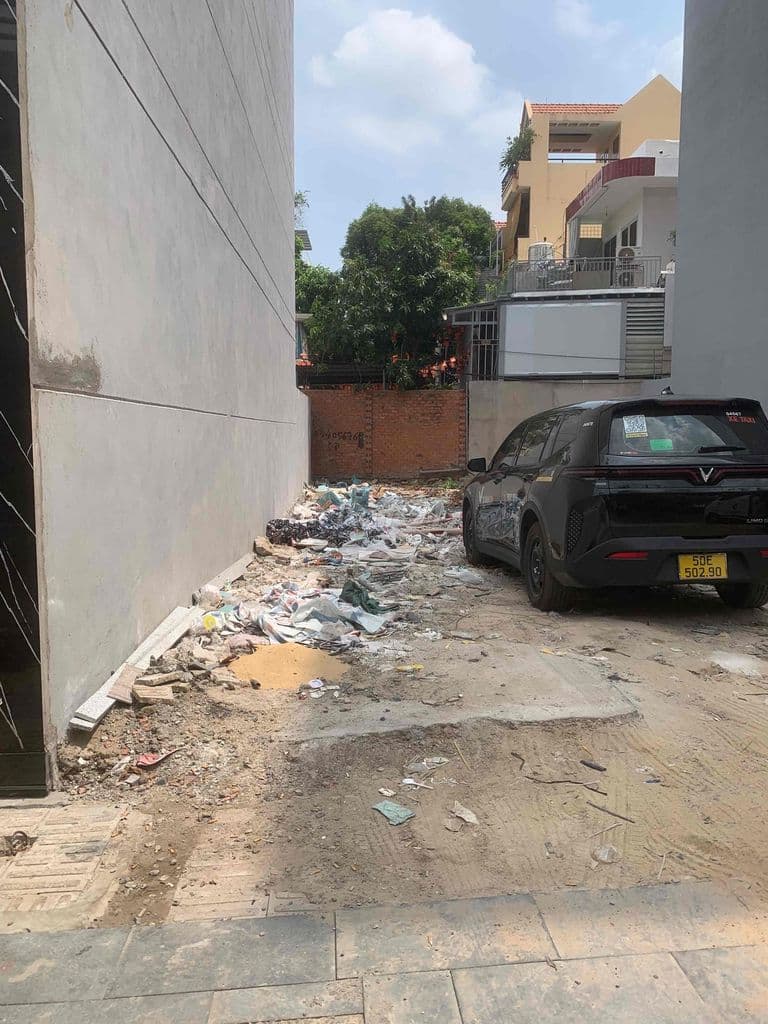 Kẹt tiền cần bán lô đất 5x21 mặt tiền đường C12 gần nhà ga T3 tsn 300 - Ảnh 3