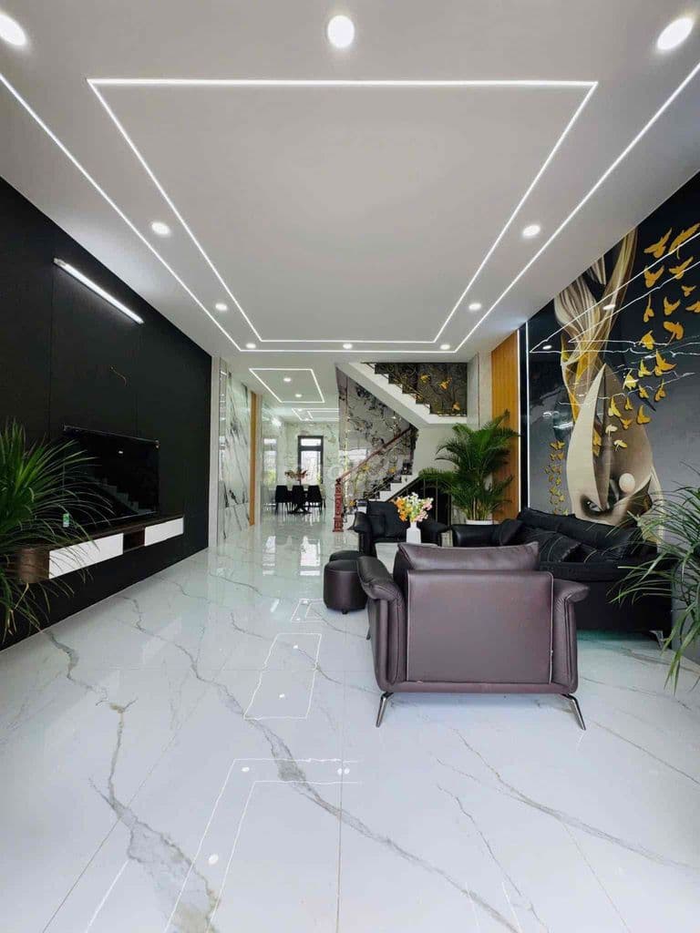 Hạ Giá Bán Nhà 1 Trệt 2 Lầu Đẹp, MT Nhựa 13m Cách Chợ Hóc Môn 500m. - Ảnh 2
