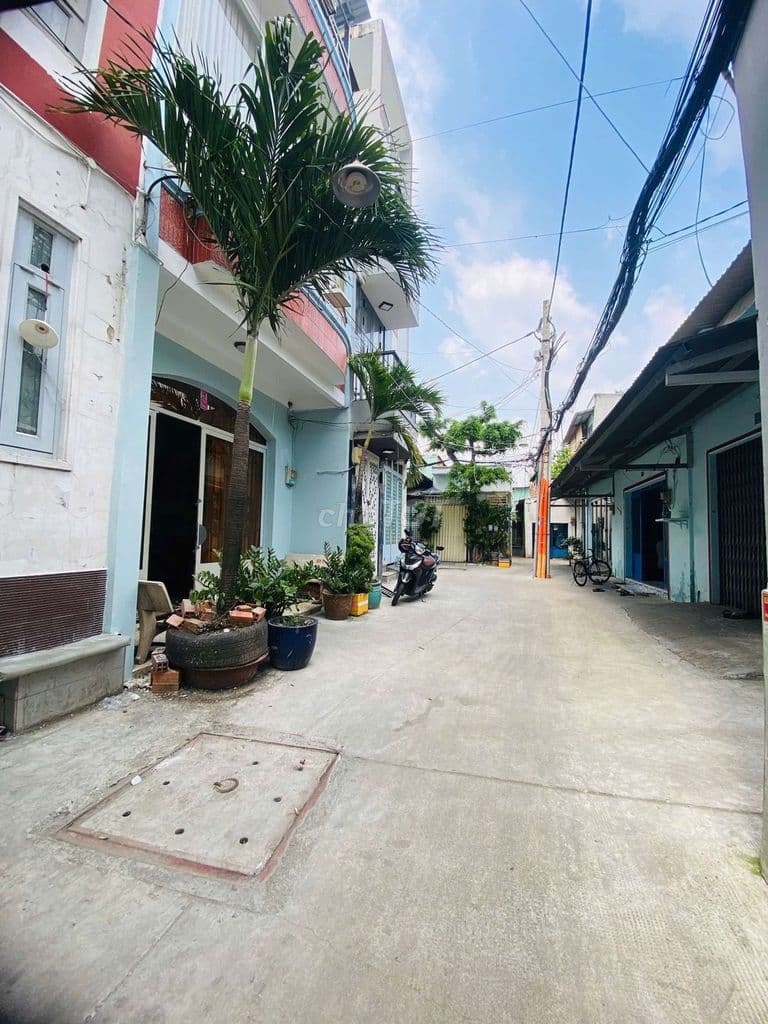 NHÀ TO GIÁ RẺ - CHỈ HƠN 100TR/M2 - CHUNG CƯ TIỆN ÍCH GẦN TRƯỜNG TOP - Ảnh 2