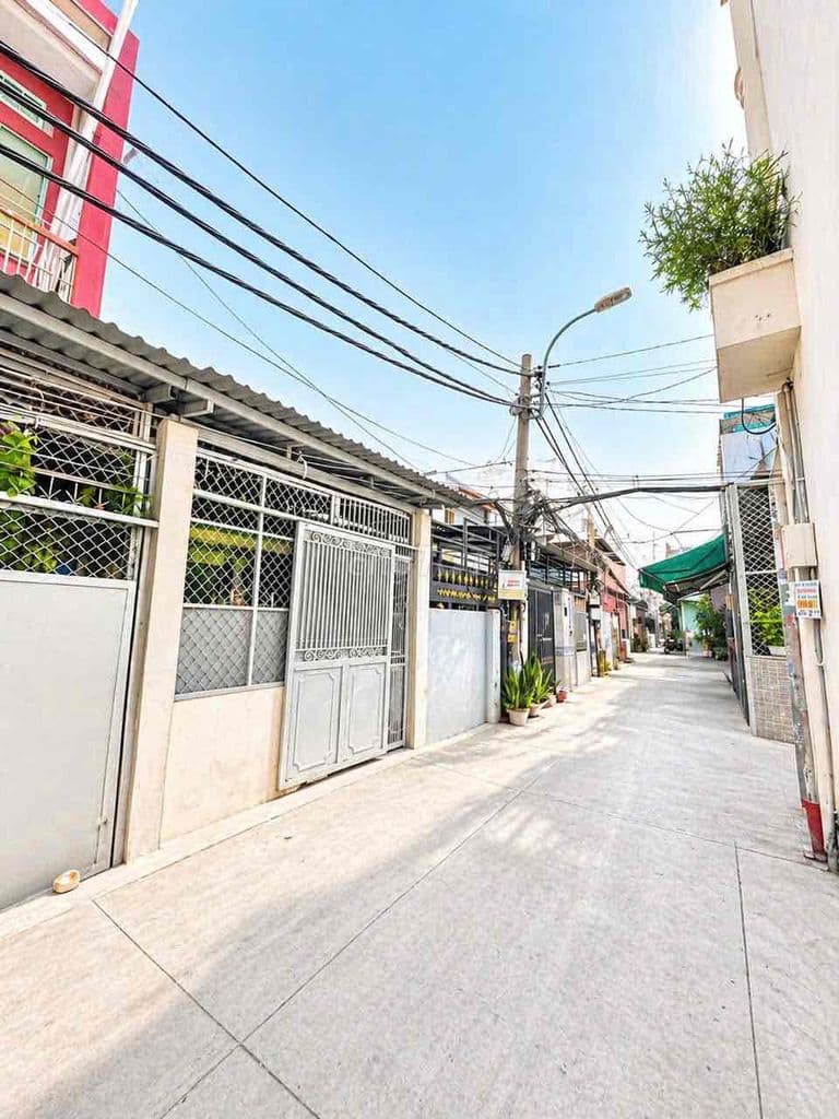 NHÀ KẾ ĐH TÀI CHÍNH - NHÀ CŨ TIỆN XÂY MỚI - NỞ HẬU TÀI LỘC - 83M - NHỈ