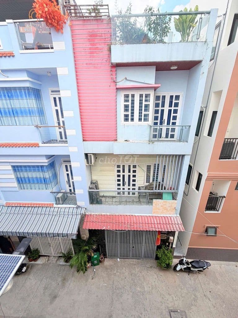 CÂN BÁN GÂP NHÀ TÂN HÒA ÐÔNG. BINH TÂN
