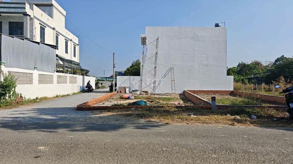 C.C BÁN ĐẤT LÔ GỐC 2 MẶT TIỀN ĐƯỜNG NHỰA TÂN AN HỘI CỦ CHI, DT 11mX19m