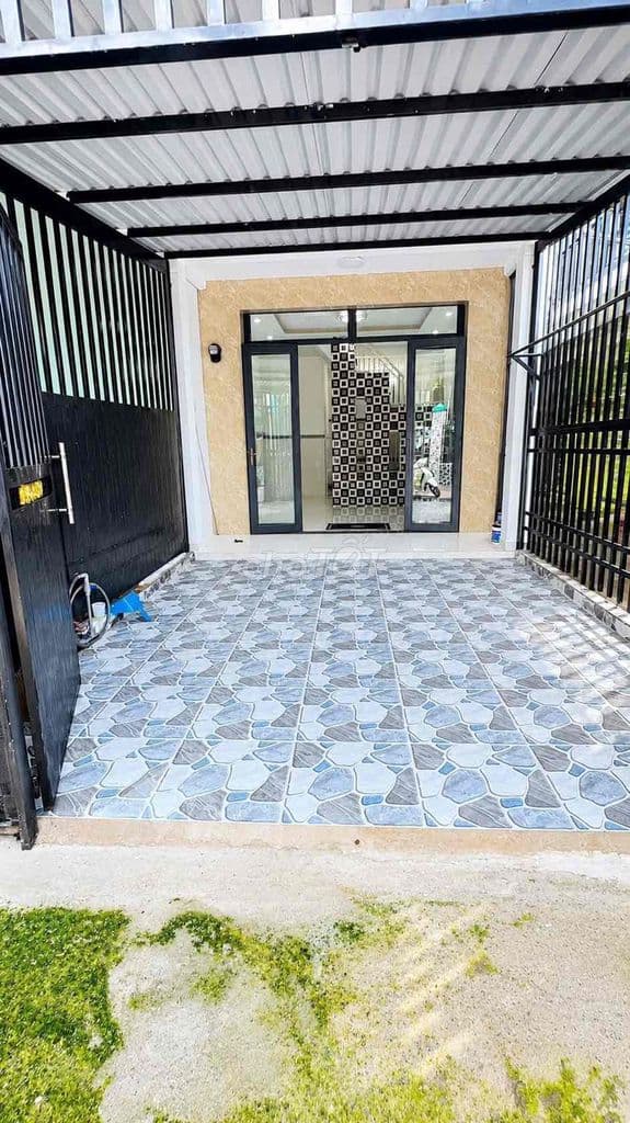 Căn Góc 2 Mặt tiền . 4m x 15m . nhà 1 Lầu . Long Hậu - Ảnh 2
