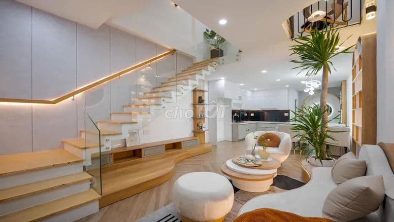 Bán nhà phú thượng ở ngay, Hiện đại, Sang trọng, Tặng nội thất