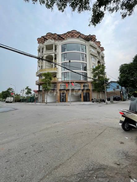bán nhà phân lô Long Biên vỉa hè rộng