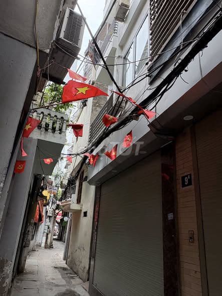 bán nhà 4 tầng Trương Định gần phố