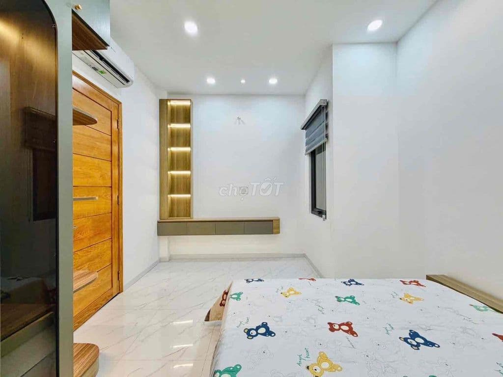 Siêu phẩm Gò Vấp - Hẻm xe hơi nội bộ - Nhà 4 tầng sát chợ
