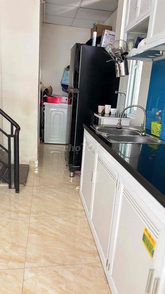 BÁN NHÀ NHỎ XINH CÓ SÂN VƯỜN KẾ BÊN - Ảnh 2