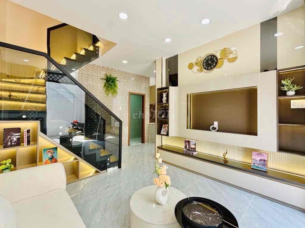 XE HƠI ĐẬU CỬA - 45M2 - 3 TẦNG SÂN THƯỢNG - PHẠM VĂN CHIÊU