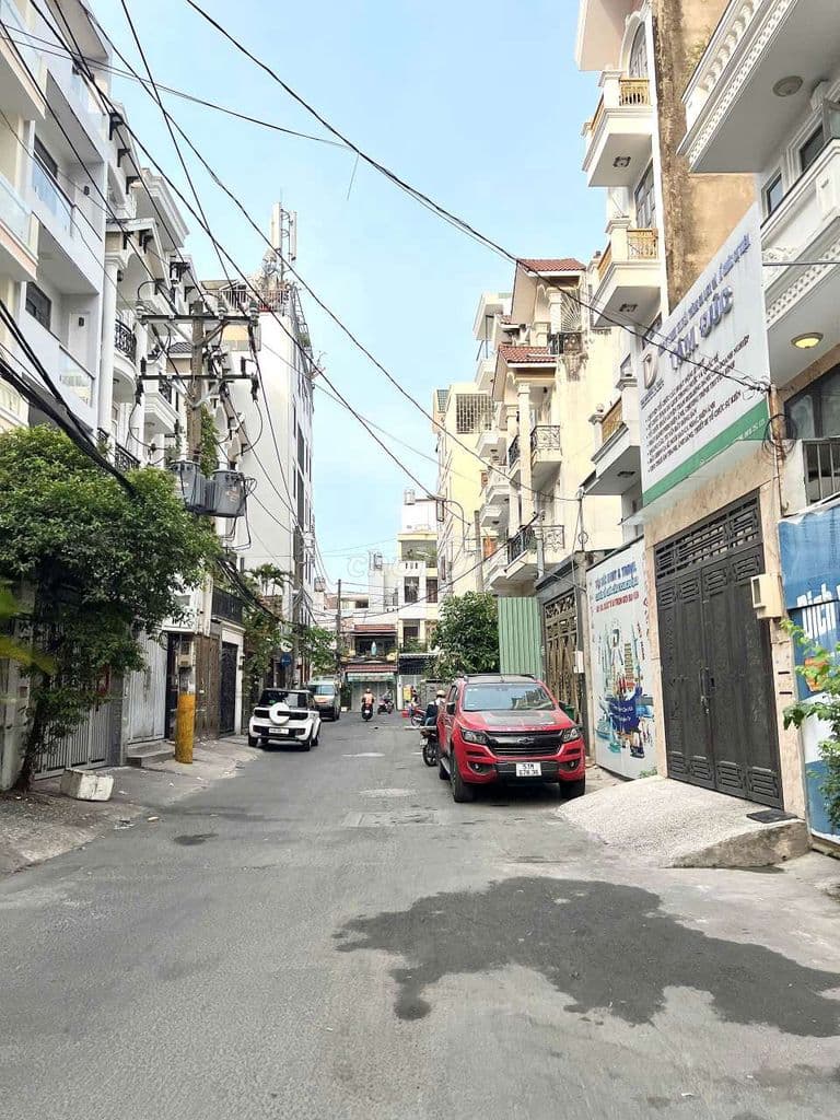 Hẻm xe hơi 4mx11m CN 44m2 vuông Dương Quảng Hàm giáp Bình thạnh 6.5 tỷ