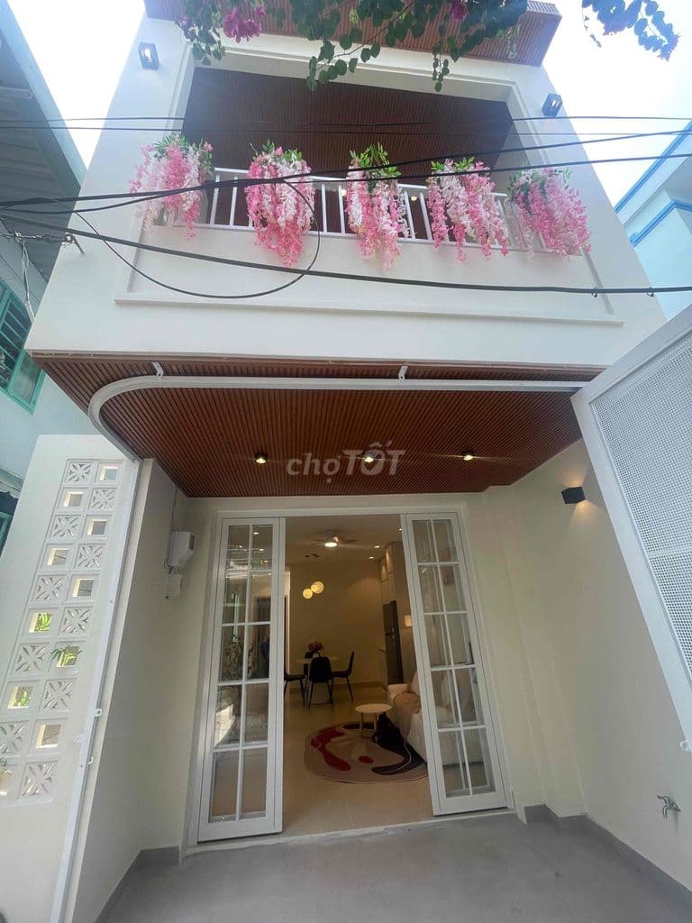 Nhà mới đẹp 3PN - 60m2- ngang 4,3m dài 13 nở hậu, 1 trệt 1 lầu