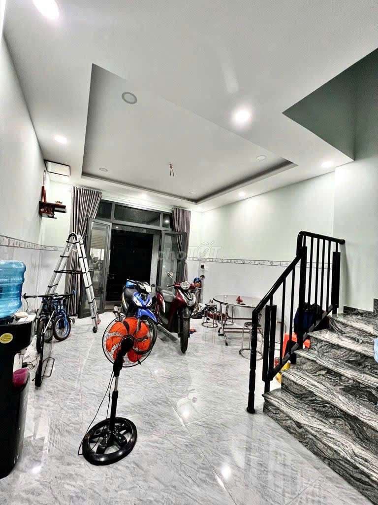 BÁN NHÀ GẦN LÊ VĂN QUỚI - 68M2 - 2 TẦNG - HẺM XE HƠI - GIÁ CHỈ 5 TỶ - Ảnh 3