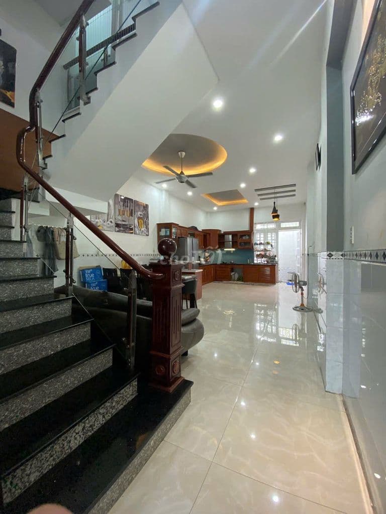 NGỘP CẦN BÁN GẤP NHÀ 3 TẦNG NGAY VẠN PHÚC 104M2 GIÁ 8,2 TỶ - Ảnh 2