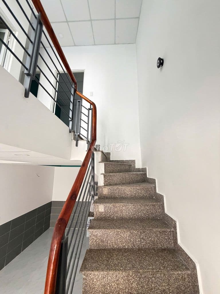 CHÍNH CHỦ GỬI EM THÍA NHÀ SHR 895 TRIỆU - 1 TRỆT 1 LẦU 2PN 2WC - Ảnh 3