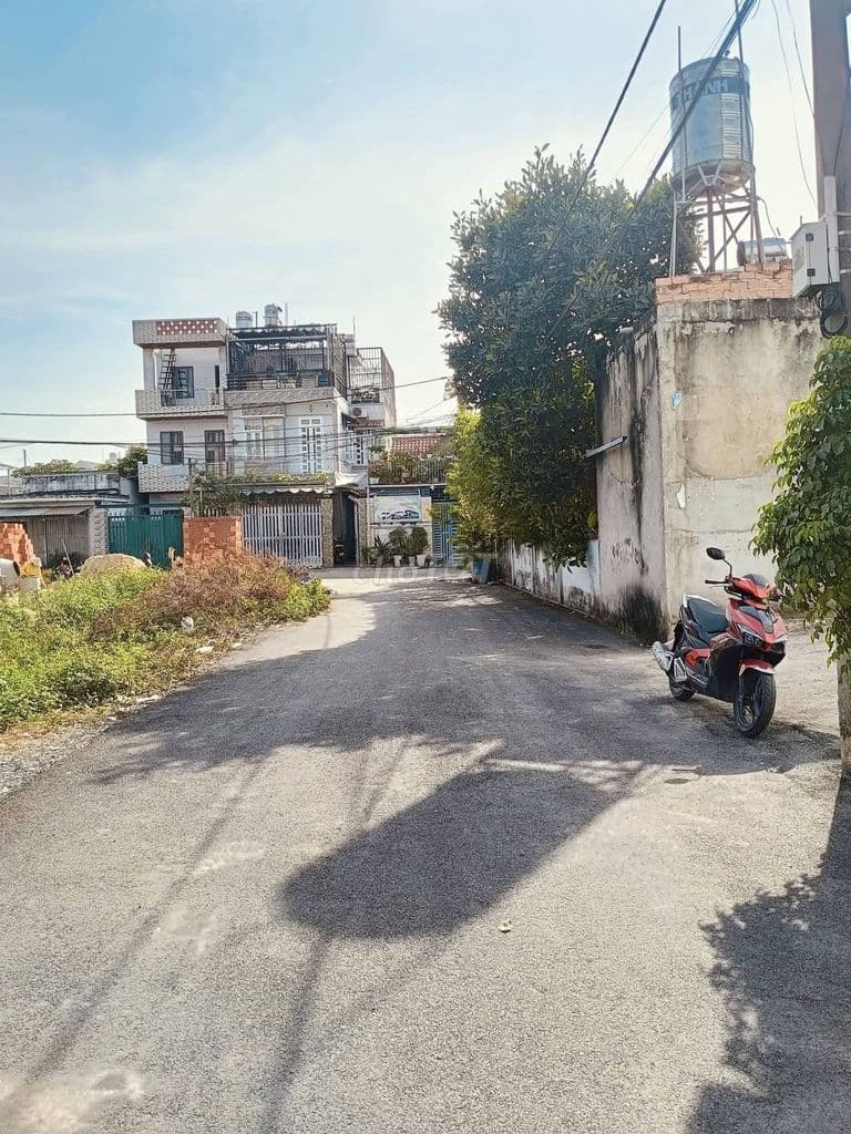 Đất 5x19 đường nhựa 6m hai xẹc Trung Đông 7